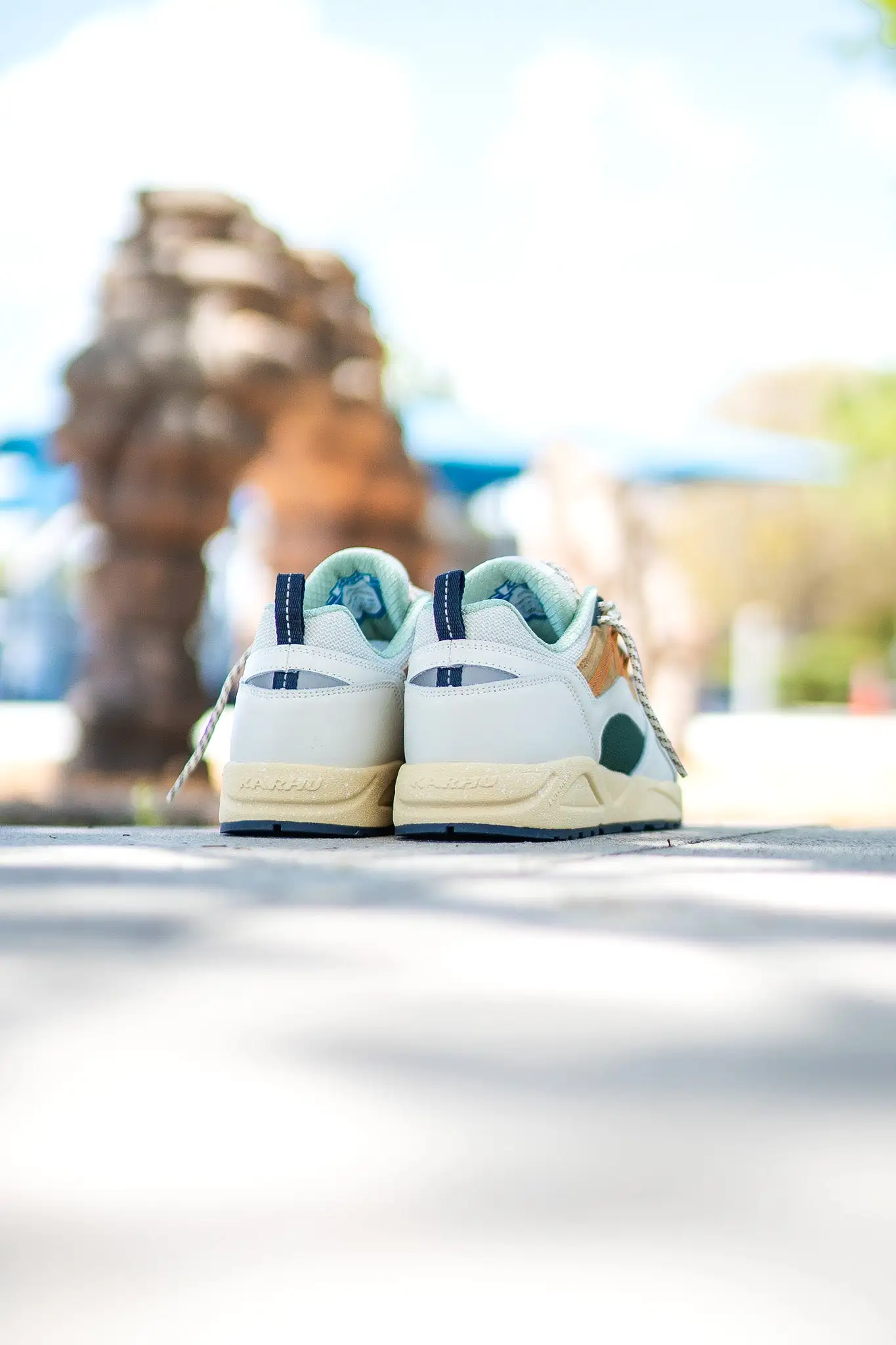 Karhu Fusion 2.0 (Lily White/Nugget)