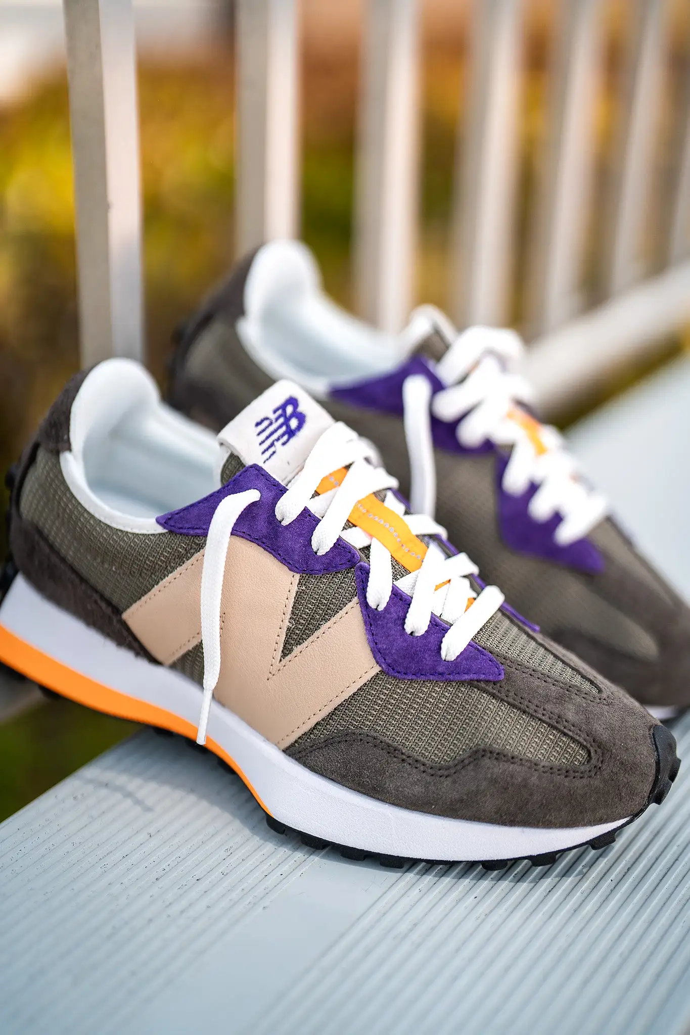 Mens New Balance 327 (Skunk) - MS327DO