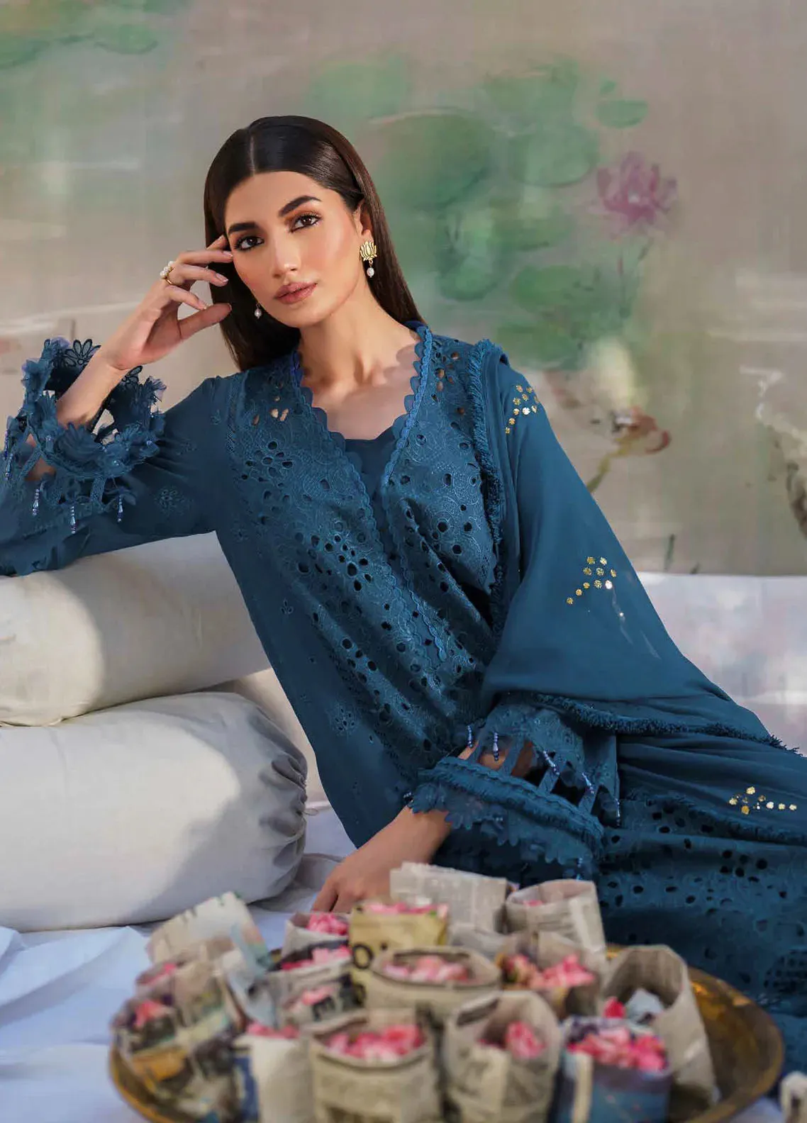 Nureh Bazaar Dhoop Kinaray Chikankari Lawn Unstitched 3Pc Suit NS-137