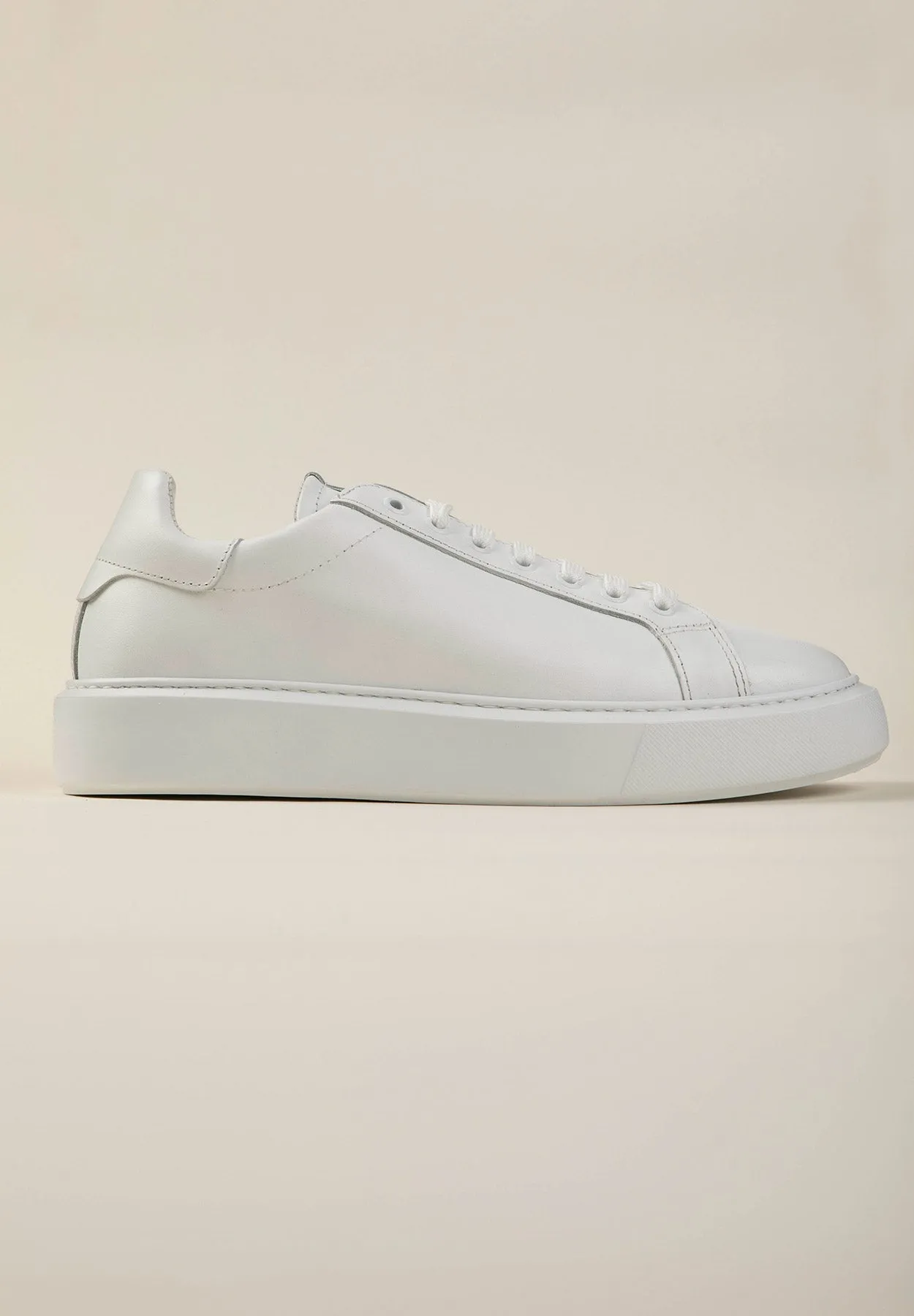 Sneakers bianche stringate pelle